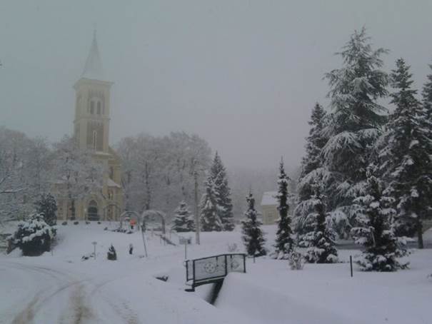 A Cservenka-tr(Templom-tr) a nagy havazs kzepette
