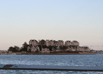 http://3.bp.blogspot.com/-i9Vjx-Wx1-8/UoGDTlNbvSI/AAAAAAAAEoA/Z2CmPiPl3fc/s400/spinnaker+home.JPG